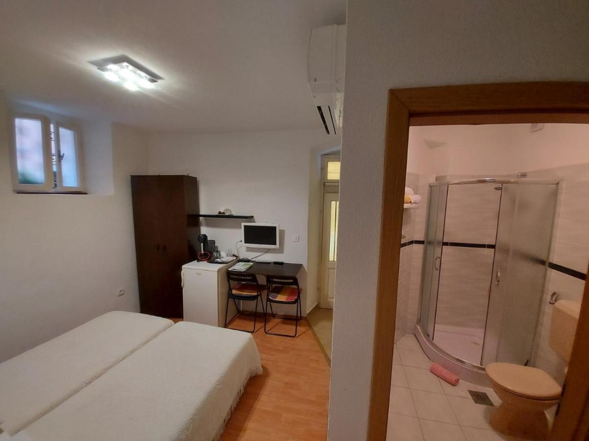 Guesthouse Boris ラビン エクステリア 写真