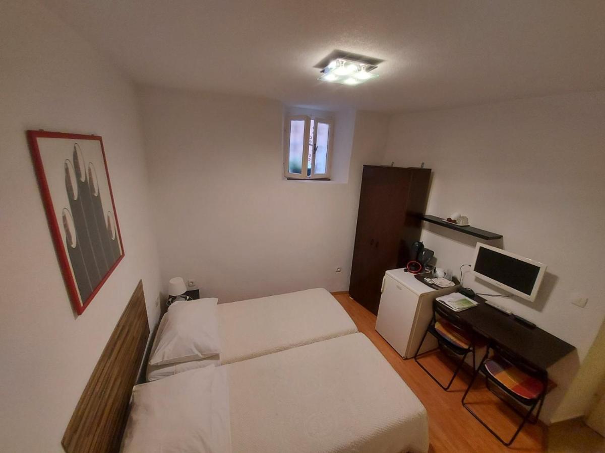 Guesthouse Boris ラビン エクステリア 写真